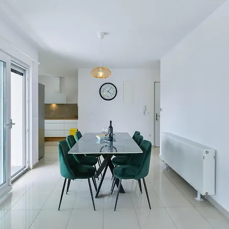 Luxury Allegra 아파트