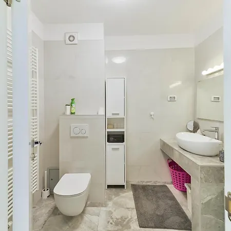 Luxury Allegra