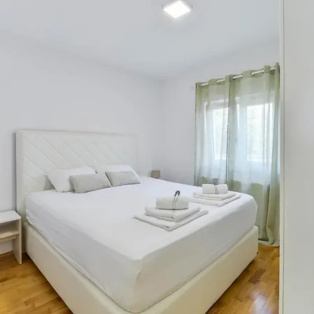 Luxury Allegra